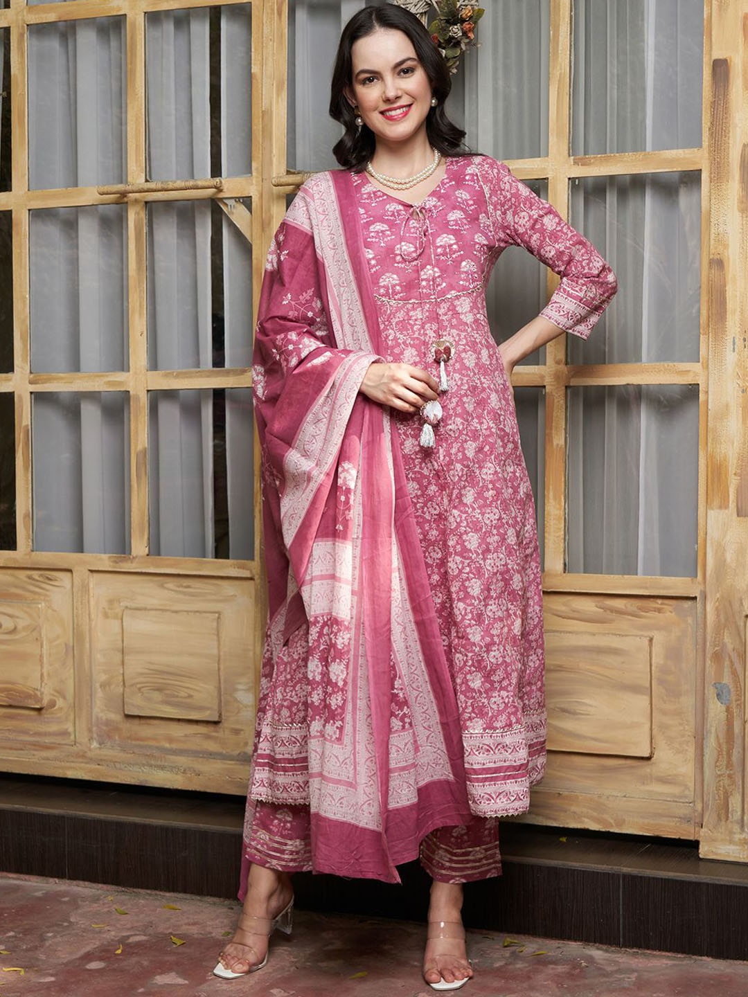 

Sangria Mauve Floral Printed Keyhole Neck Pure Cotton Kurta With Trouser & Dupatta