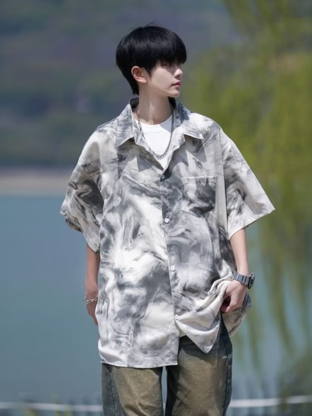 

StyleCast Men Standard Oversized Fit Spread Collar Abstract Printed Casual Shirt, Grey