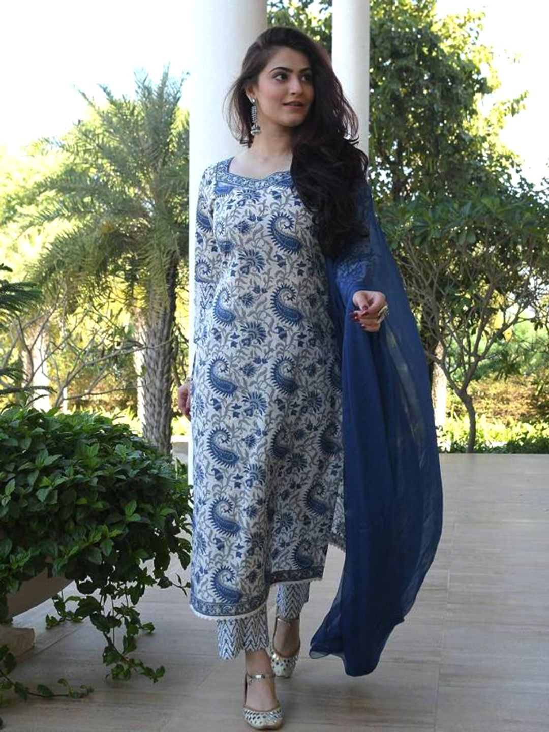 

Moda Rapido Floral Printed Sweetheart Neck Straight Kurta With Trouser And Dupatta, White