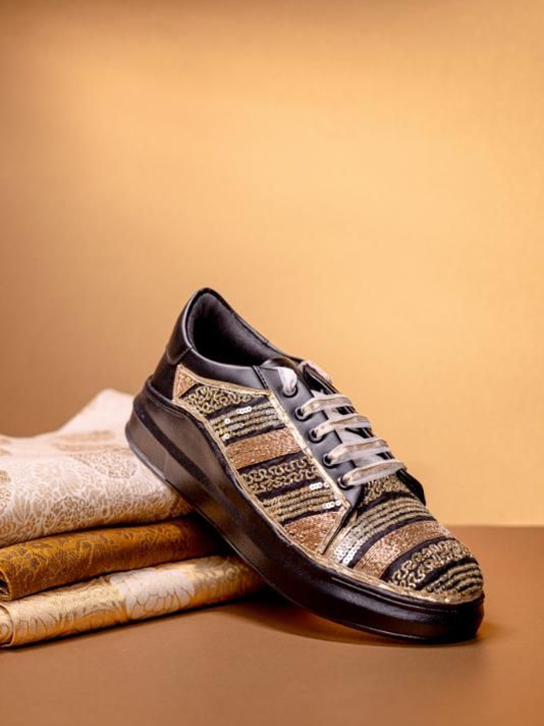 

The Saree Sneakers Women Textured Sneakers, Gold