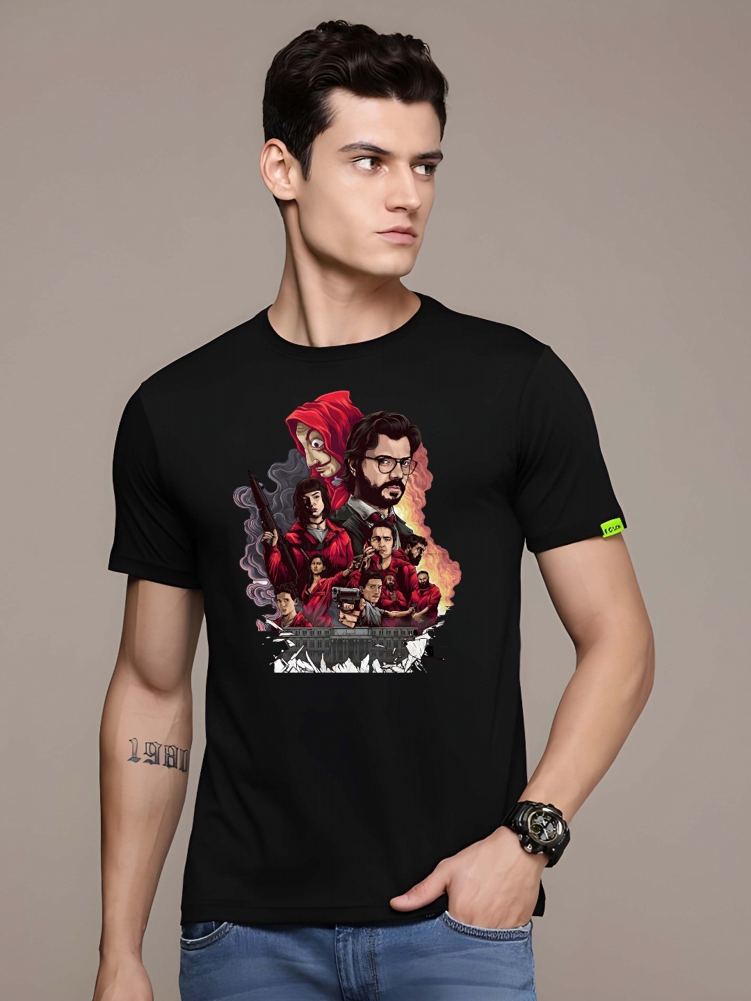 

BOWLIFESTYLE Men Graphic Printed Round Neck Cotton T-shirt, Black