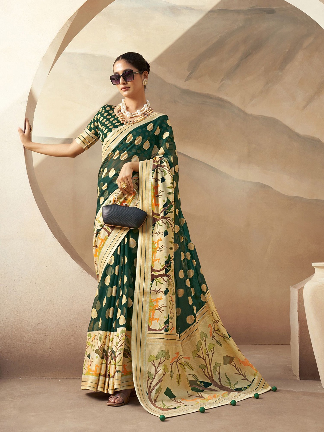 

elora Floral Pure Georgette Saree, Green