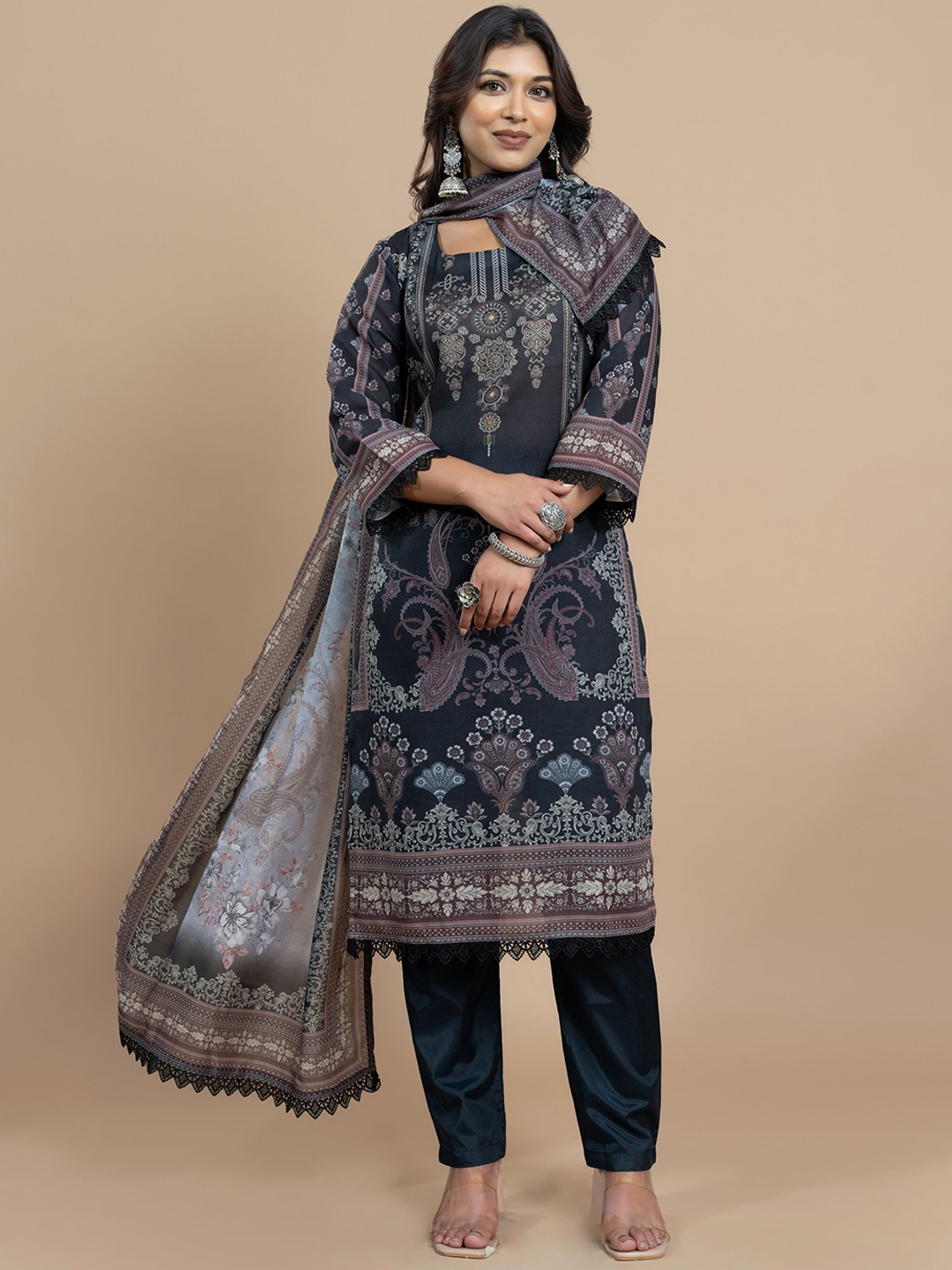 

VIRICA Women Floral Printed Regular Kurta with Trousers & With Dupatta, Black