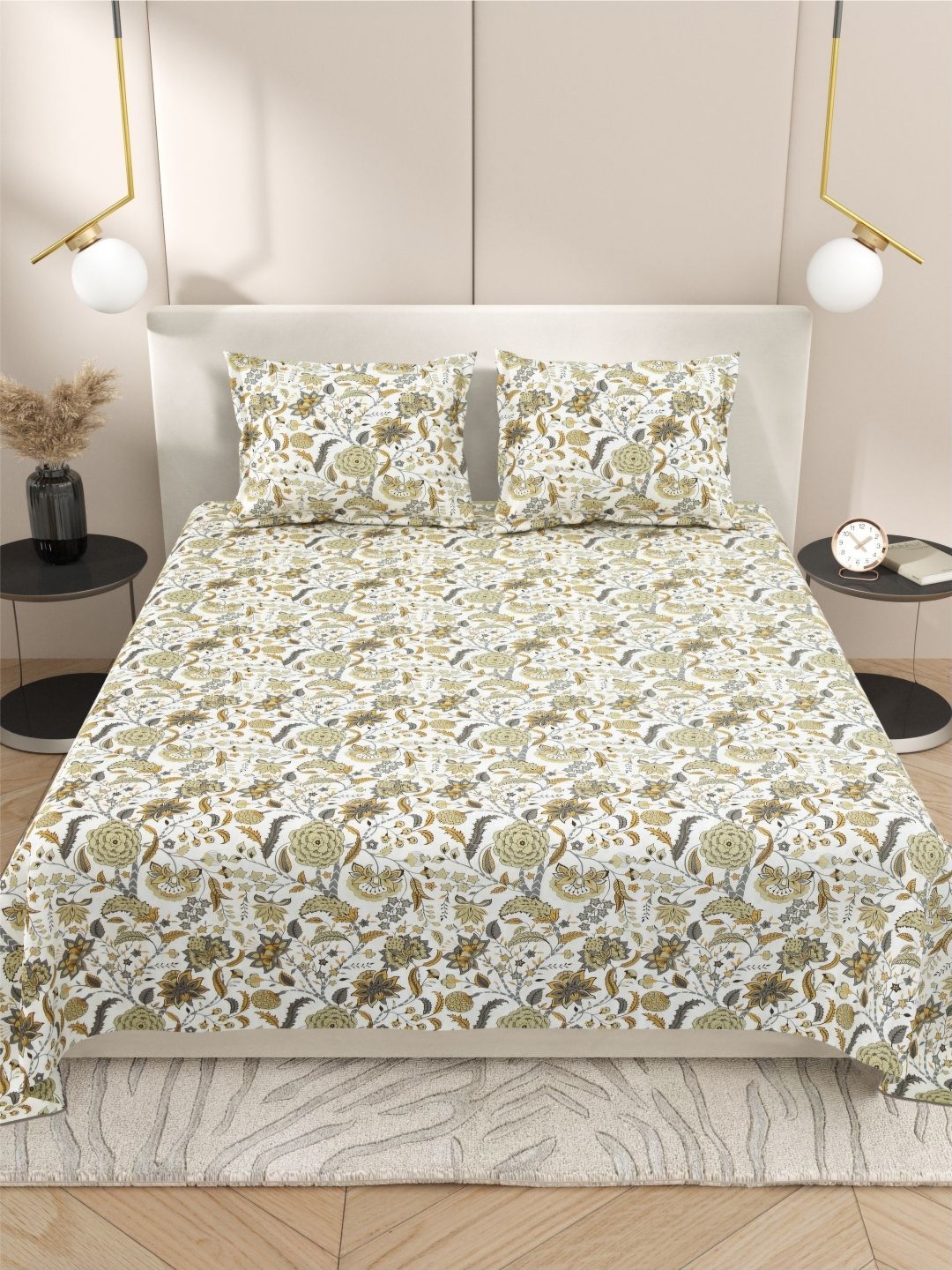 

DREAM WEAVERZ White & Green Floral 220 TC King Bedsheet with 2 Pillow Covers