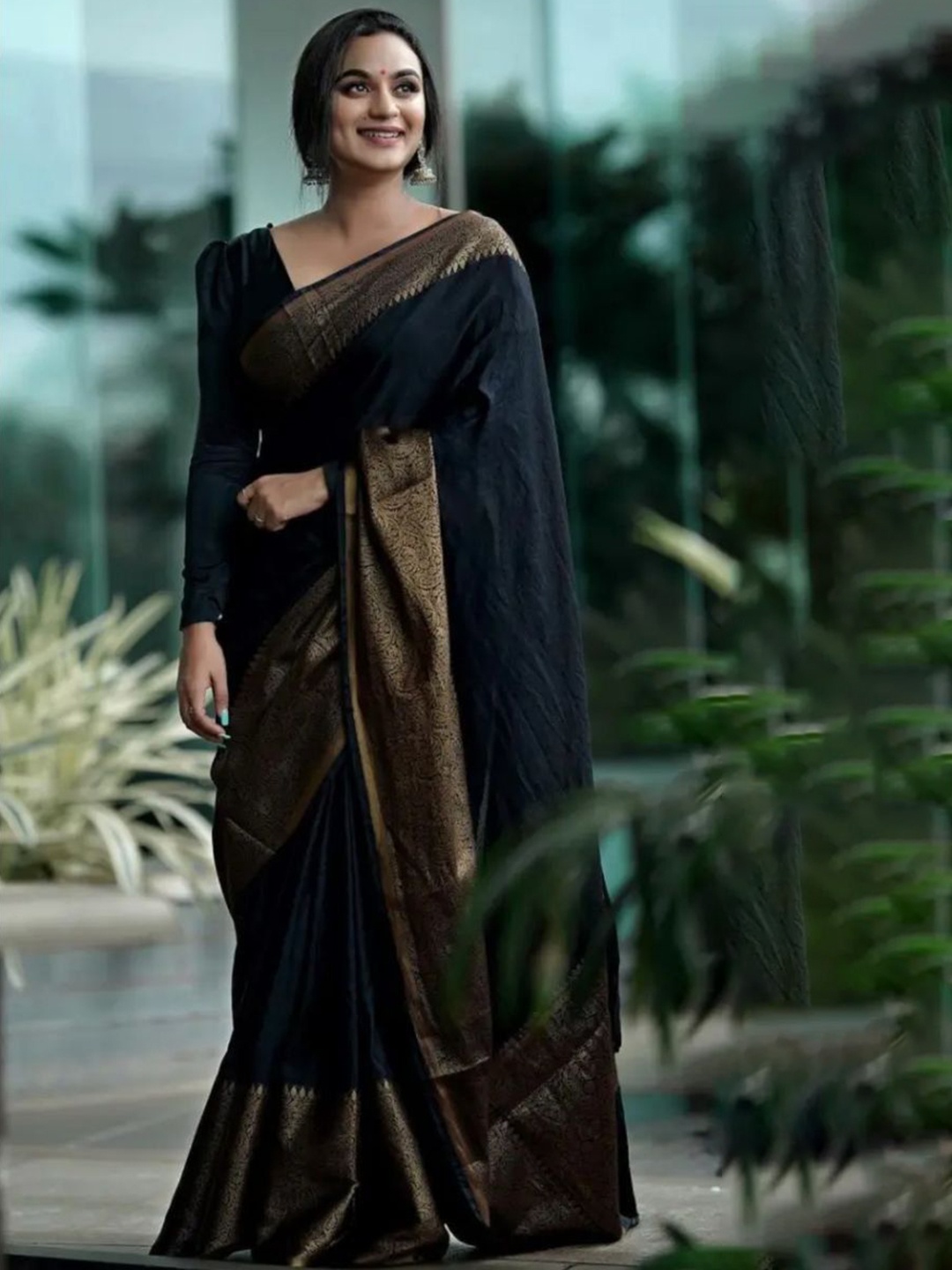 

Taslar Woven Design Zari Pure Silk Banarasi Saree, Black