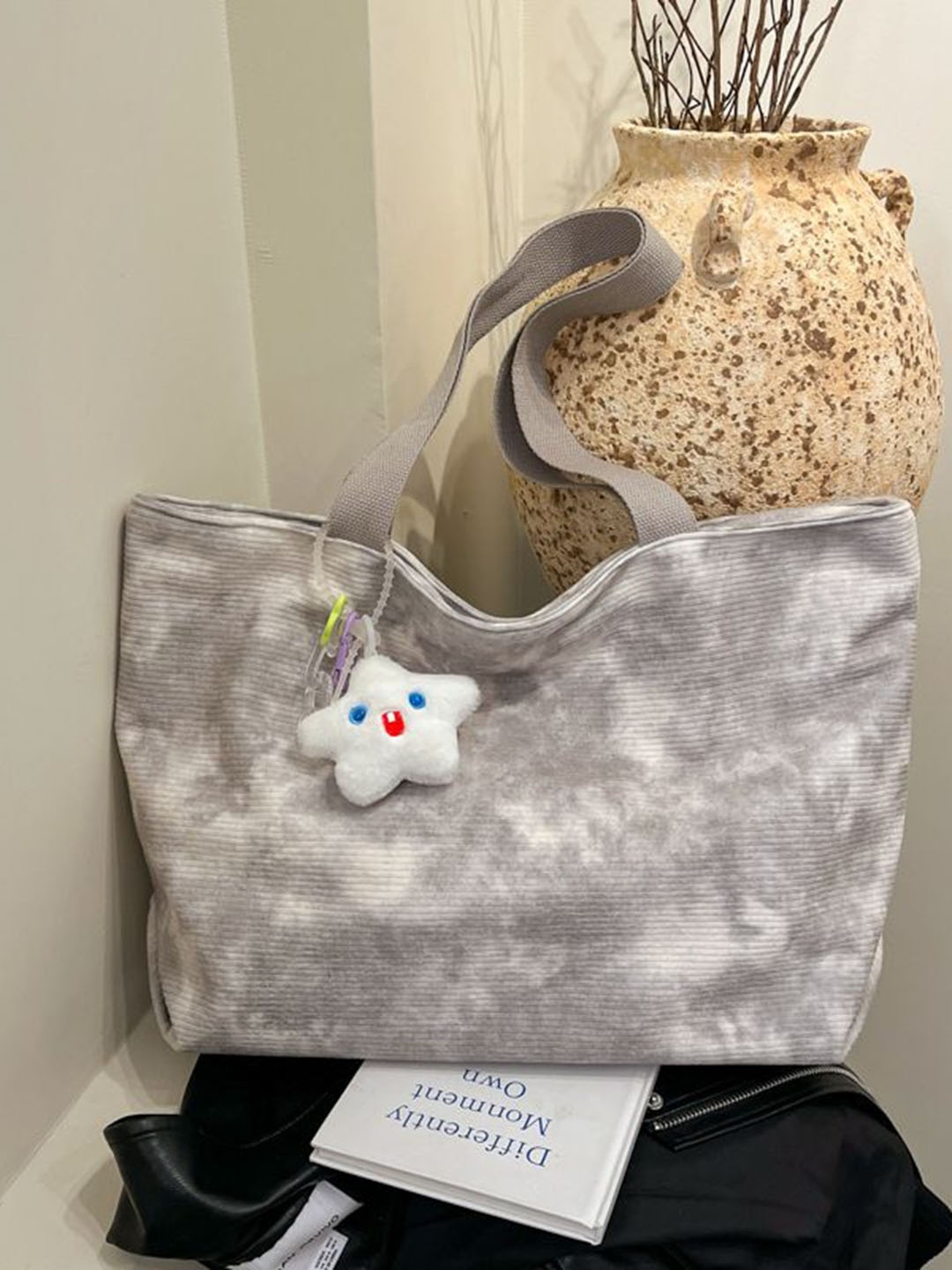 

StyleCast Women Abstract Printed Shopper Tote Bag, Grey