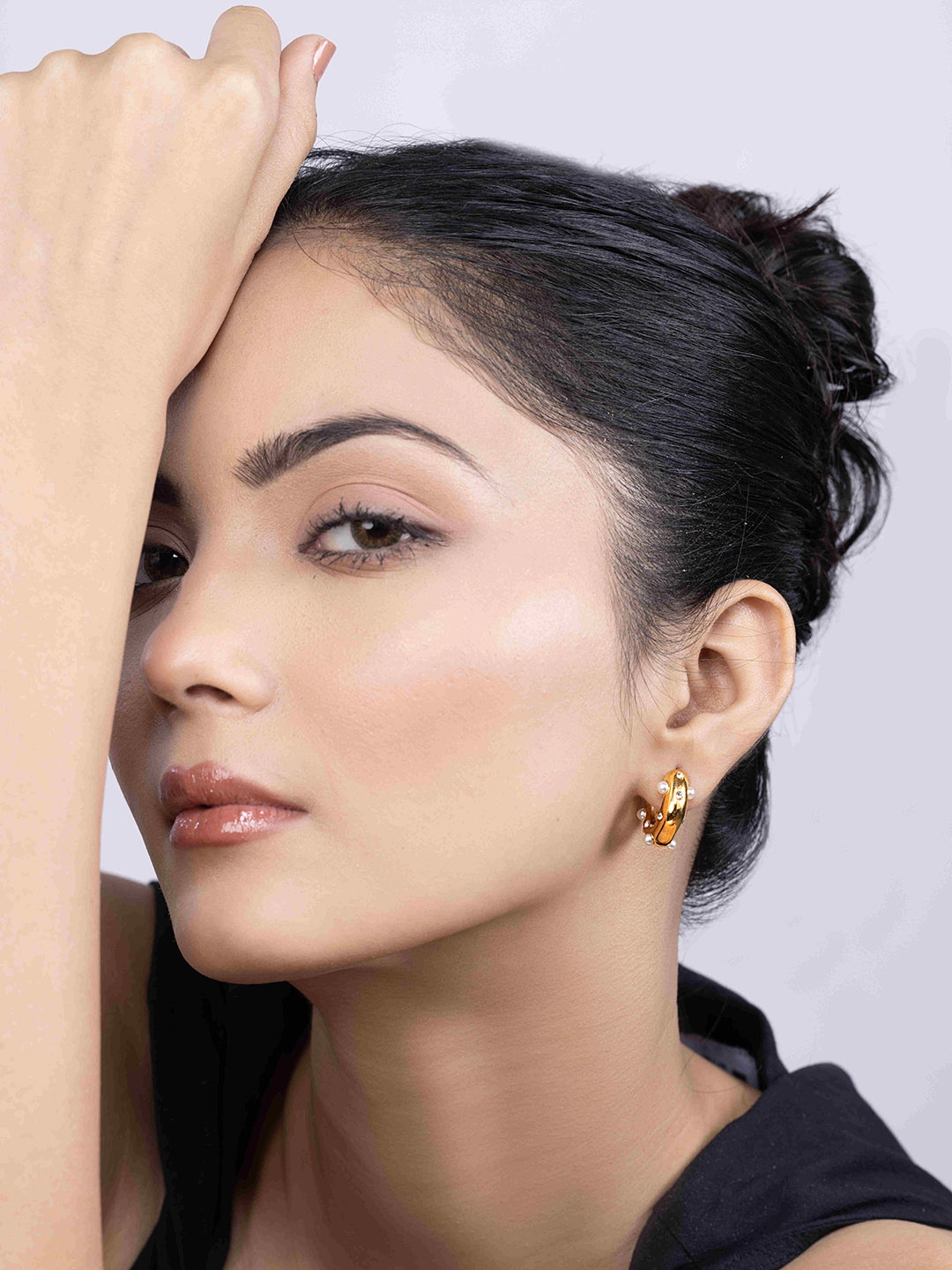 

KAORI BY SHREYA AGARWAL Stainless Steel Gold-Plated Oval Half Hoop Earrings