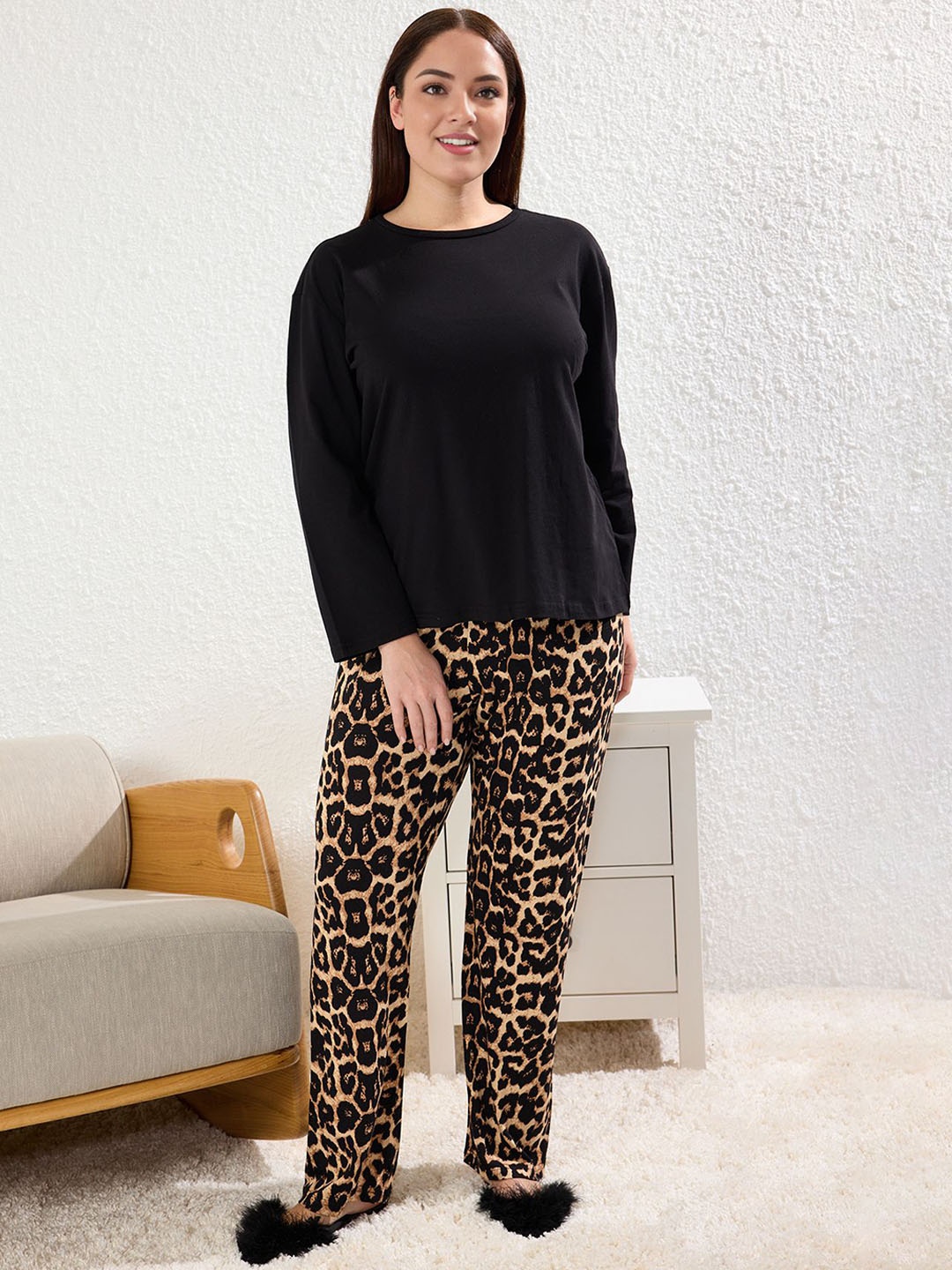 

Trendyol Printed Round Neck Night Suits, Black