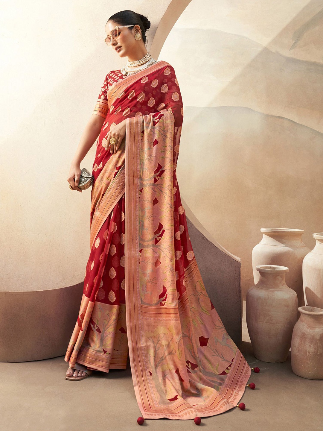 

elora Floral Printed Pure Georgette Saree, Red