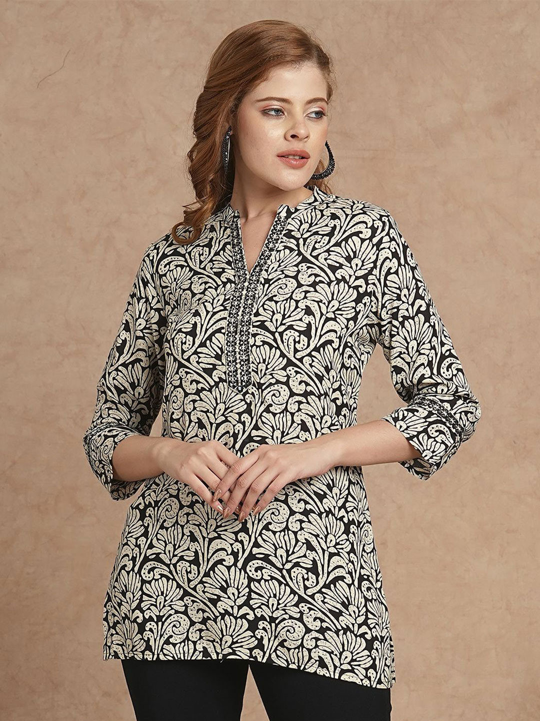 

INDYES Quirky Printed Kurti, Black