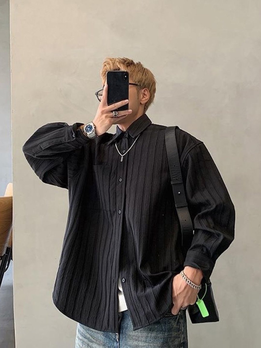 

StyleCast Men Standard Oversized Fit Spread Collar Textured Casual Shirt, Black