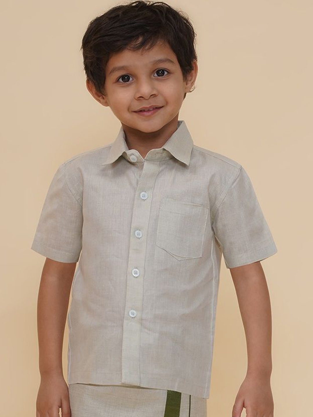 

Sethukrishna Boys Classic Fit Spread Collar Textured Poly Silk Casual Shirt, Green