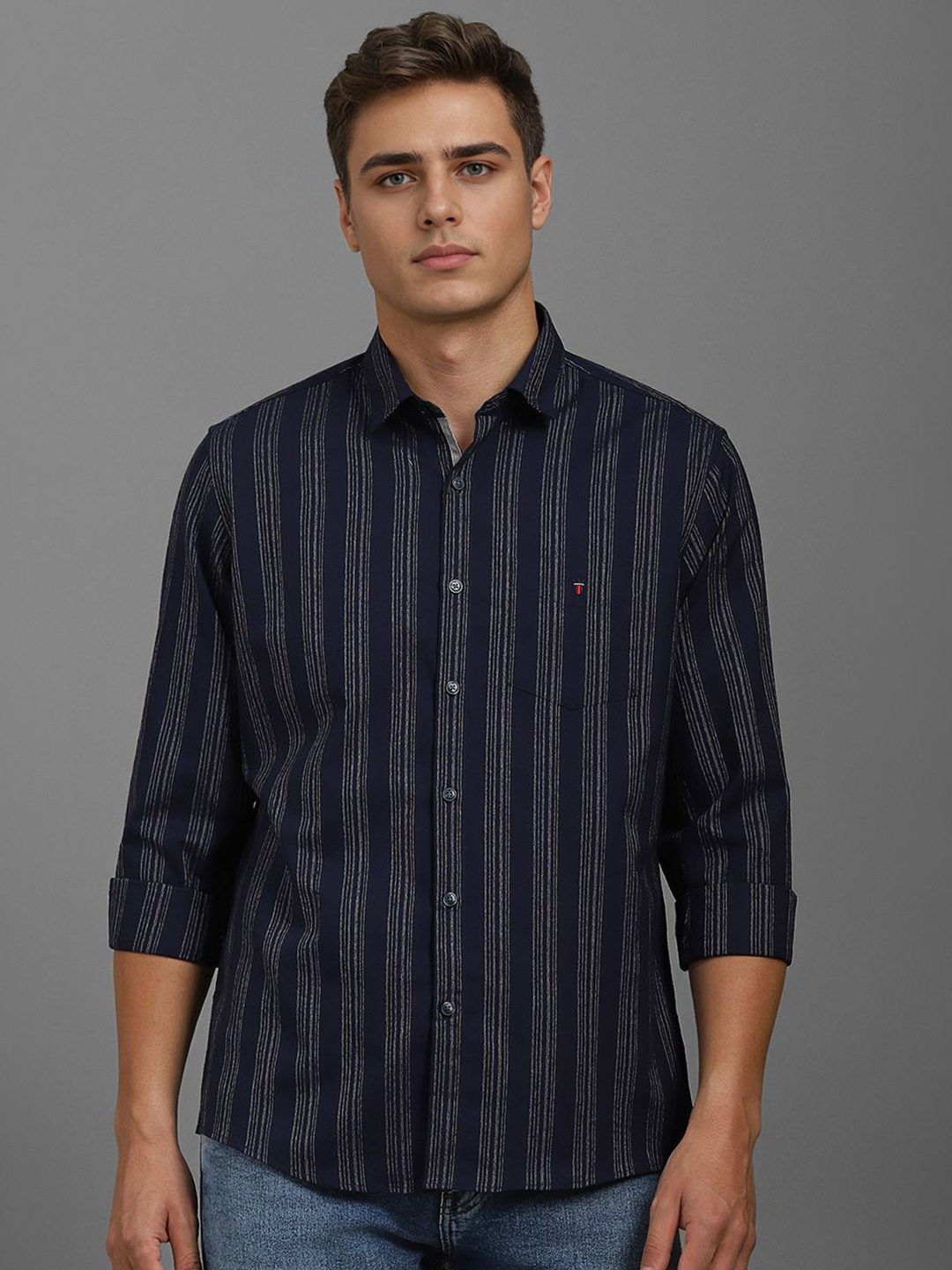 

Louis Philippe Sport Men Vertical Striped Pure Cotton Casual Shirt, Navy blue
