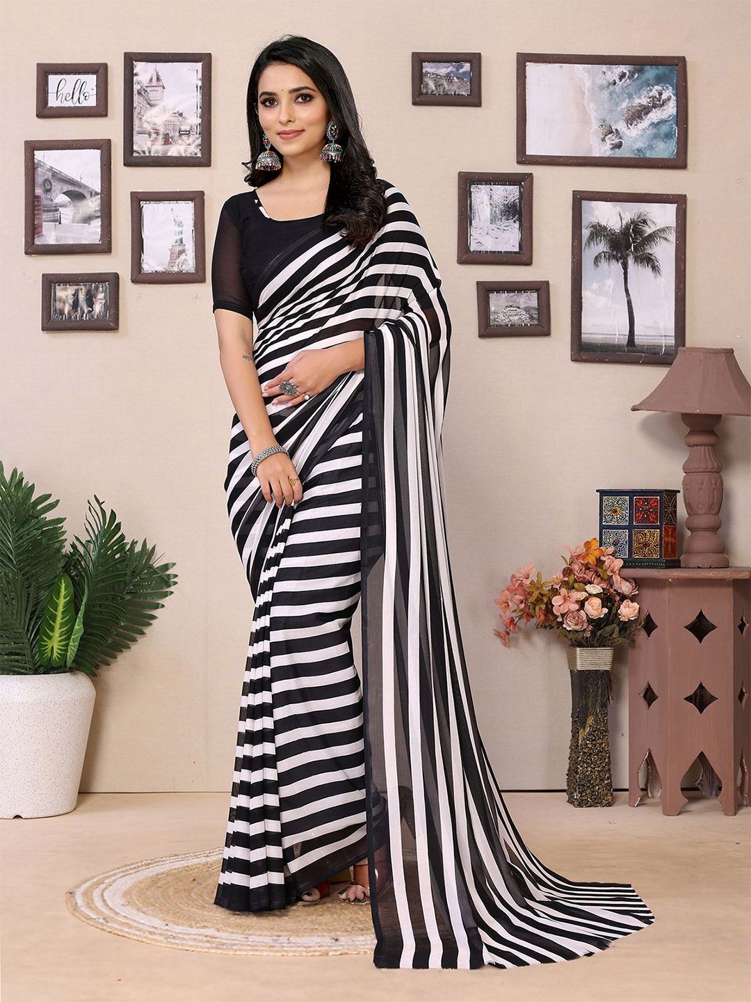 

Moda Rapido Poly Georgette Saree, Black