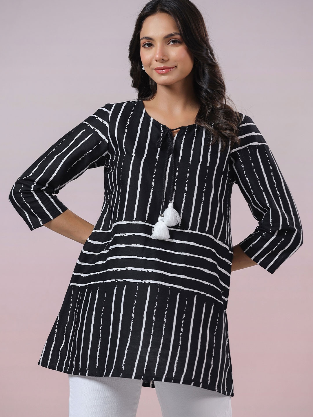 

INDYES Printed Pure Cotton Kurti, Black