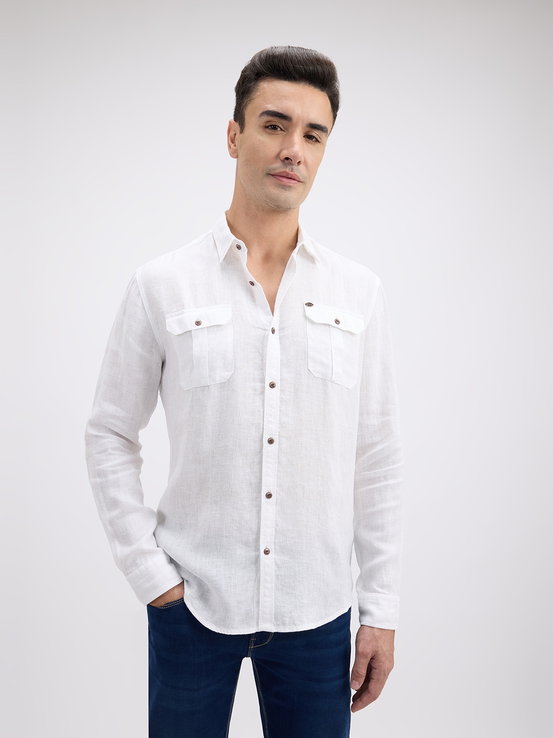

Pepe Jeans Men Spread Collar Solid Linen Casual Shirt, White