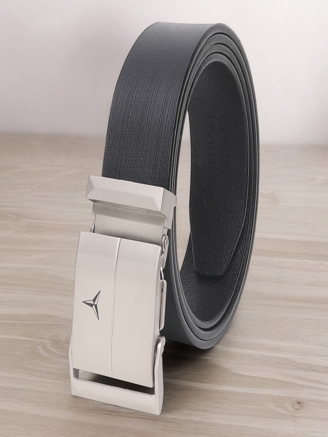 

Provogue Men Textured Leather Belt, Black