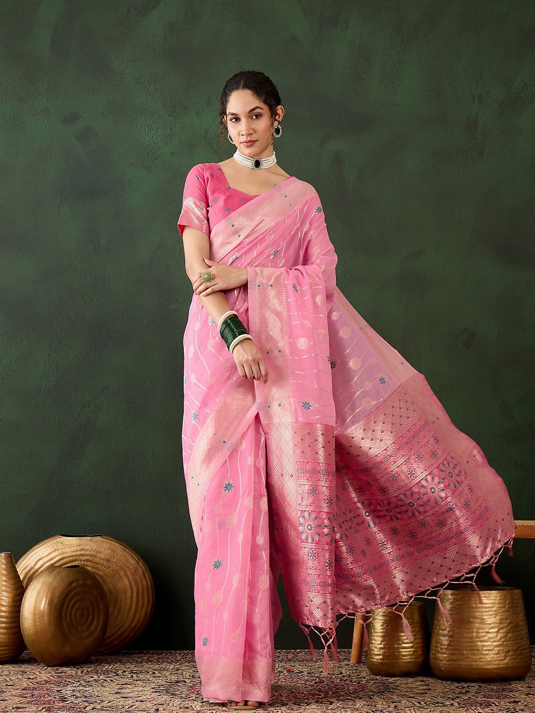 

KALINI Woven Design Banarasi Saree, Pink