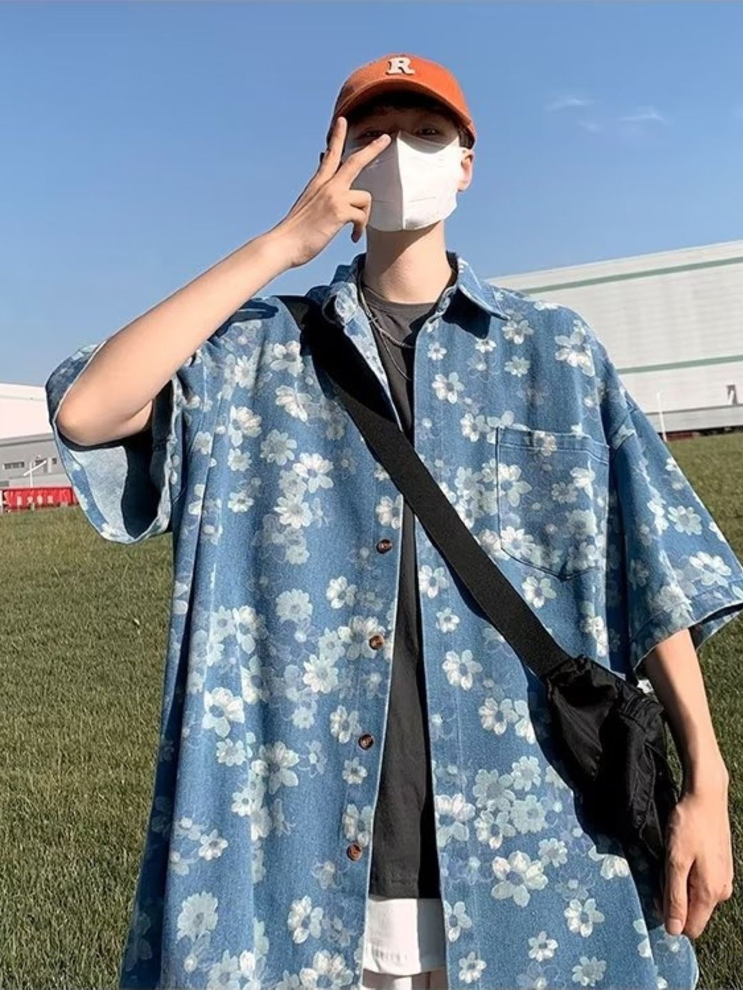 

StyleCast Men Standard Oversized Fit Spread Collar Floral Printed Casual Shirt, Blue