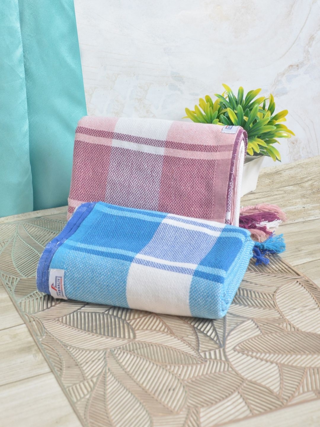 

FABINALIV White & Blue 2 Striped Cotton 225 GSM Bath Towel