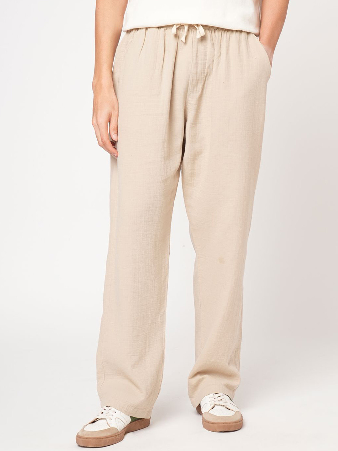 

PRONK Men Relaxed Fit Mid-Rise Linen Trouser, Beige
