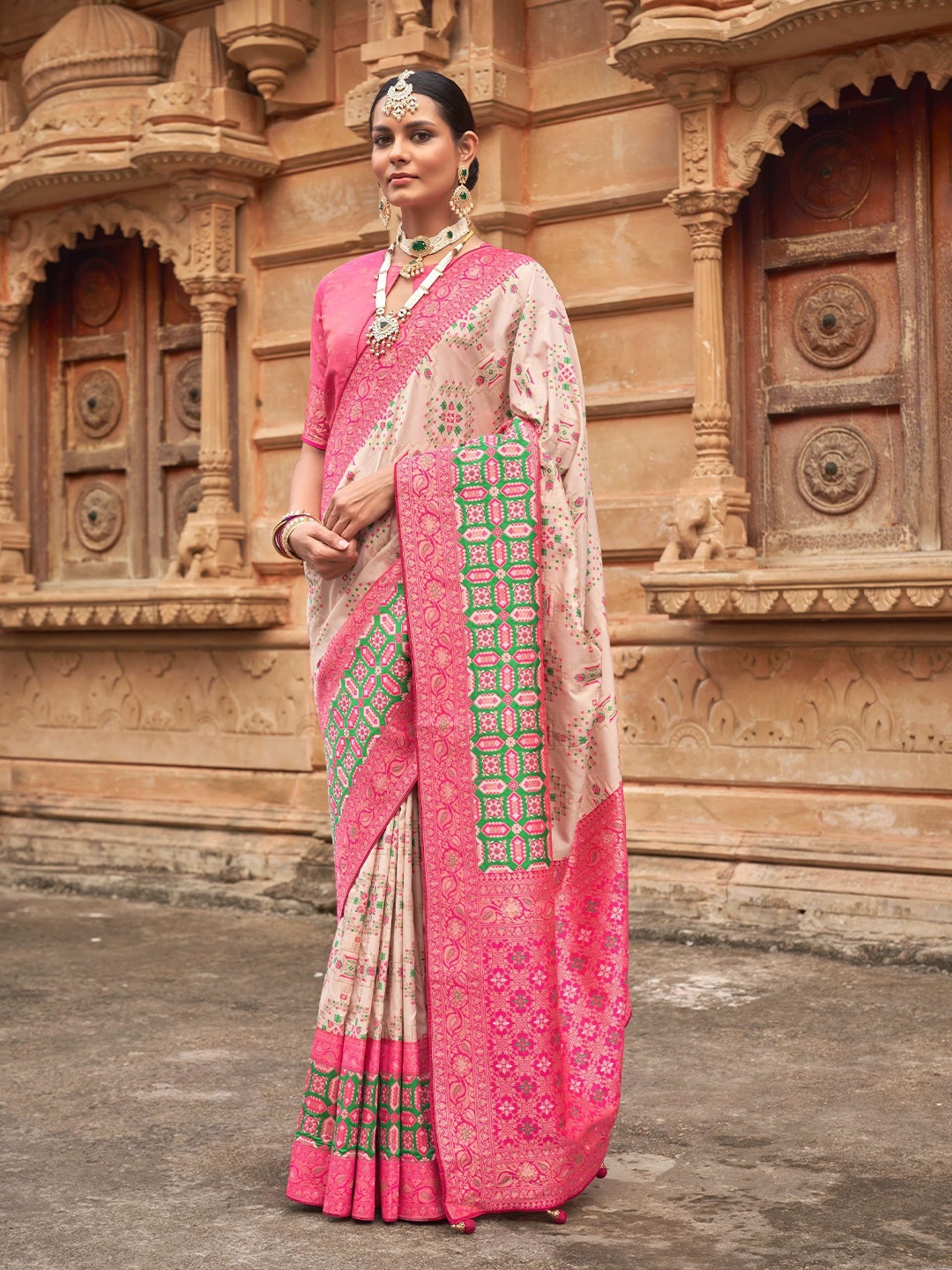 

MAHALASA Ethnic Motifs Woven Design Pure Silk Banarasi Saree, Pink