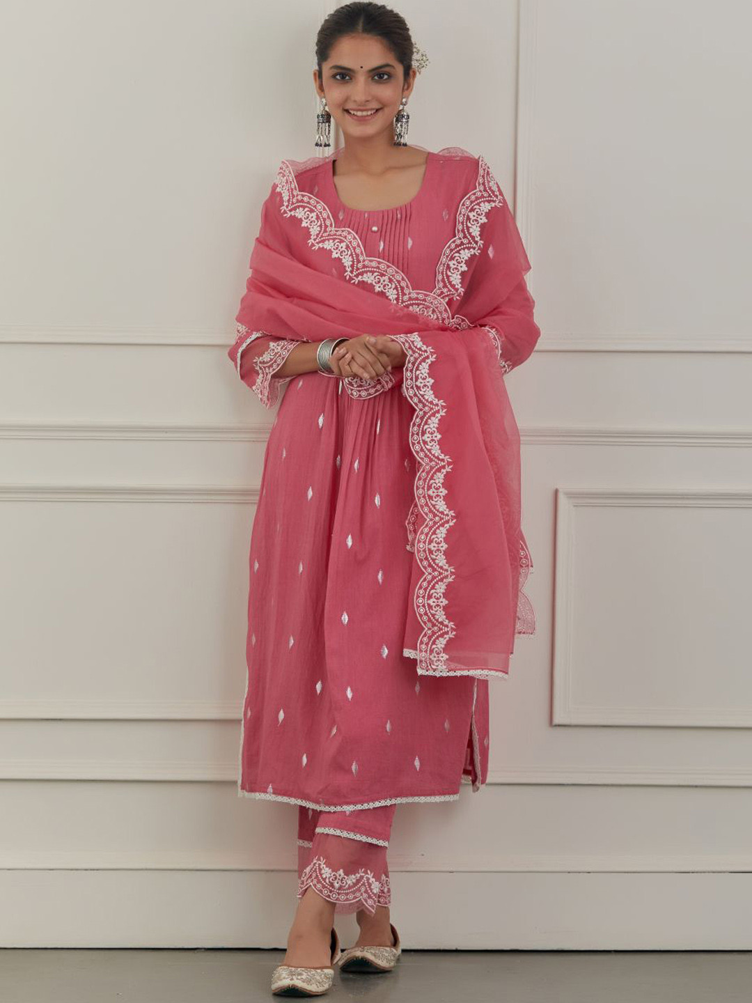 

Tapestry Women Regular Thread Work Pure Cotton Kurta with Trousers & With Dupatta, Pink