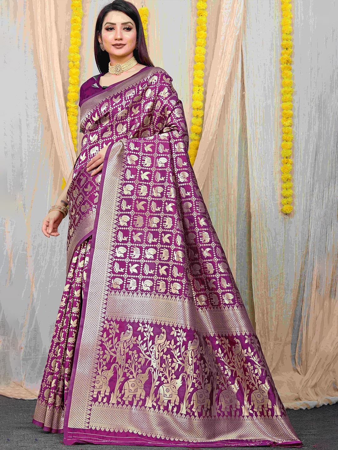 

amirat Ethnic Motifs Woven Design Zari Pure Silk Banarasi Saree, Magenta