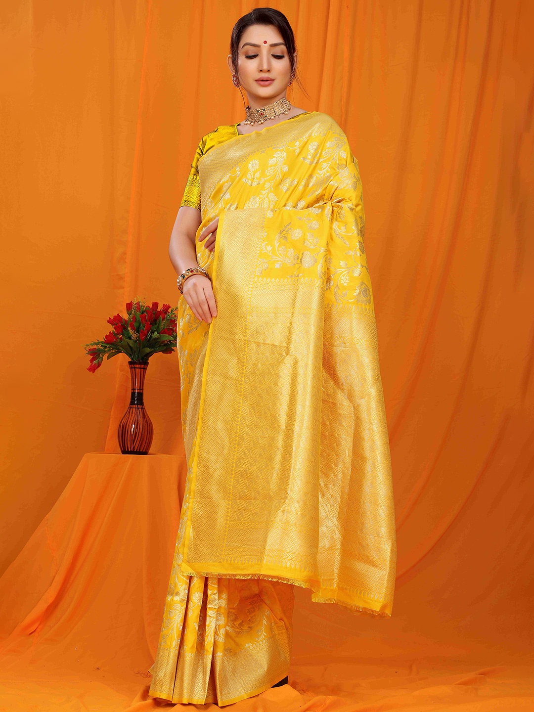 

amirat Ethnic Mofits Woven Design Zari Pure Silk Banarasi Saree, Yellow