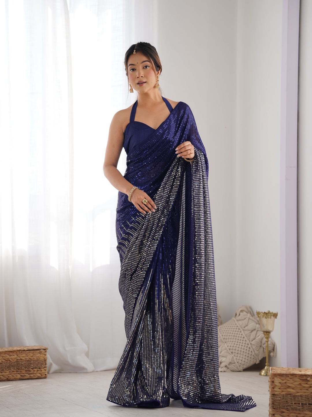 

Manu Designer Embellished Sequinned Pure Georgette Saree, Navy blue