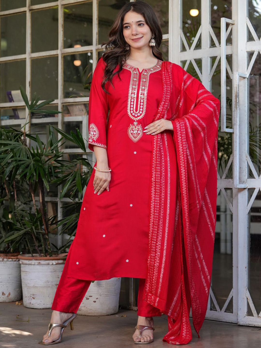 

SHIJILA Women Ethnic Motifs Embroidered Regular Thread Work Kurta with Trousers & With Dupatta, Red