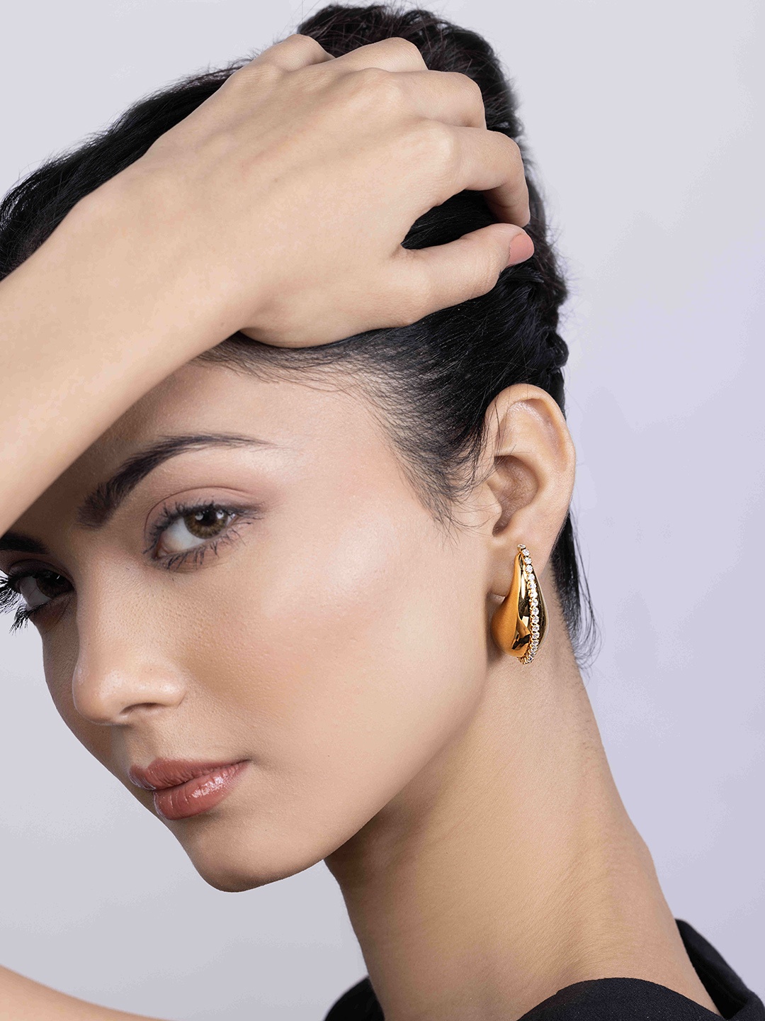 

KAORI BY SHREYA AGARWAL Gold-Plated Cubic Zirconia Studded Teardrop Shaped Drop Earrings