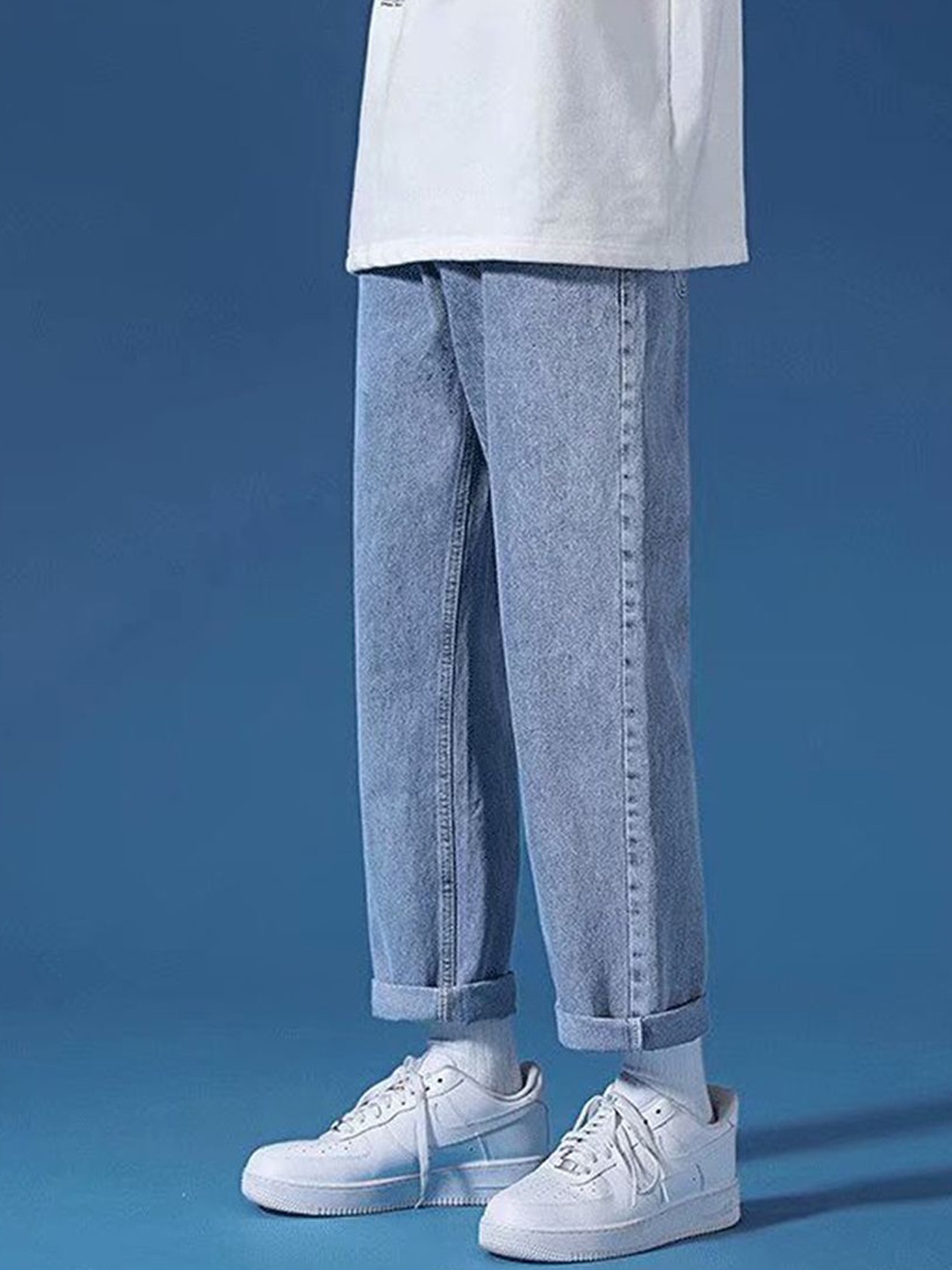 

StyleCast x Revolte Men Mid-Rise Clean Look Bootcut Jeans, Blue