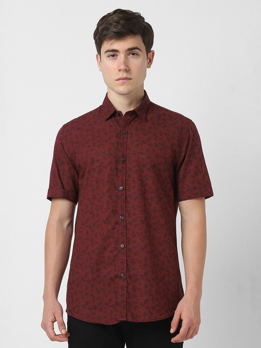 

Peter England Casuals Men Slim Fit Spread Collar Floral Printed Cotton Casual Shirt, Maroon