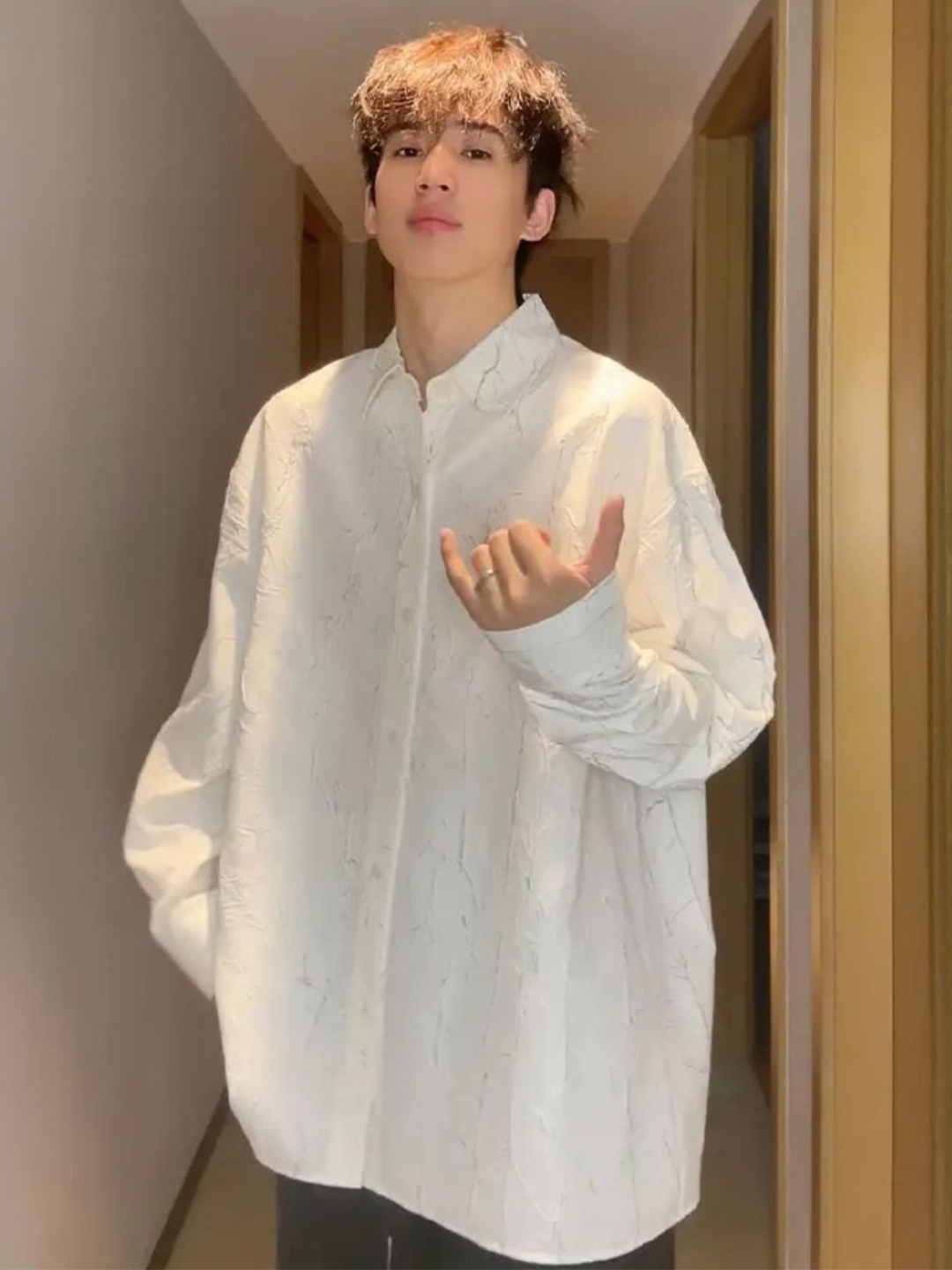 

StyleCast Men Standard Oversized Fit Spread Collar Textured Casual Shirt, White