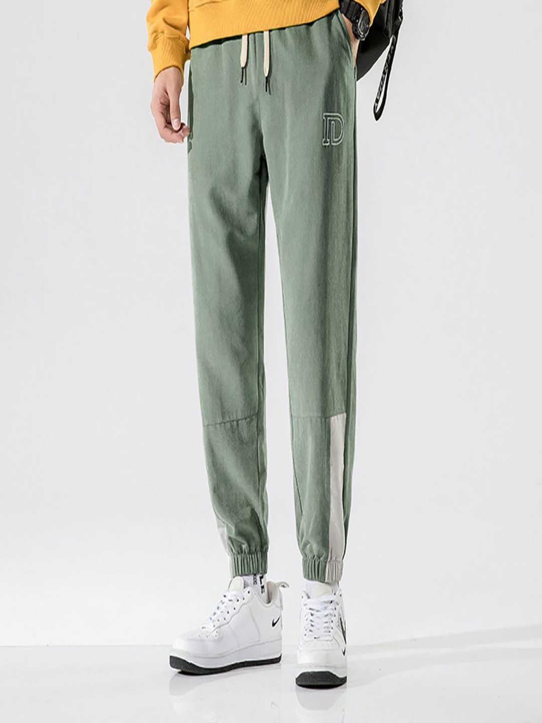

StyleCast x Revolte Men Easy Wash Mid-Rise Pleated Trousers, Green