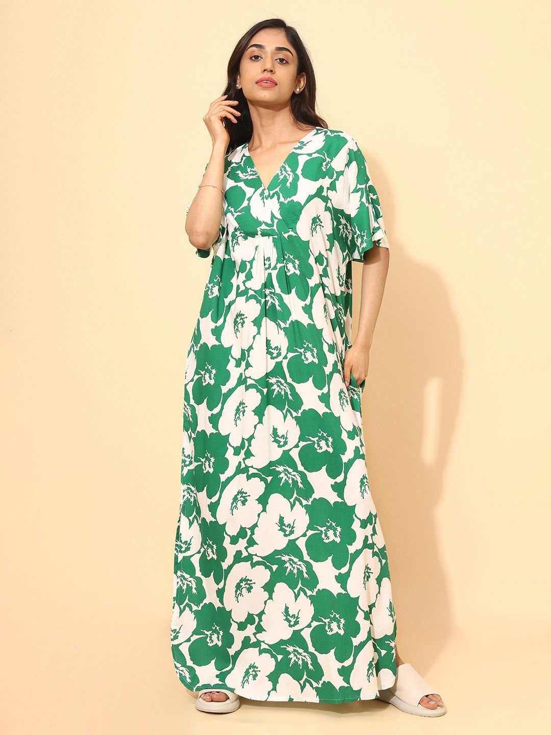 

YELLOW BLOOM Women Printed Maxi Nightdress, Green