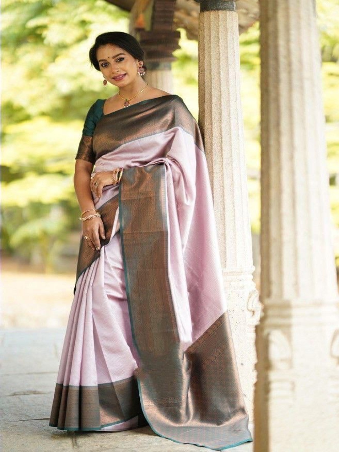 

Manu Designer Woven Design Zari Saree, Pink