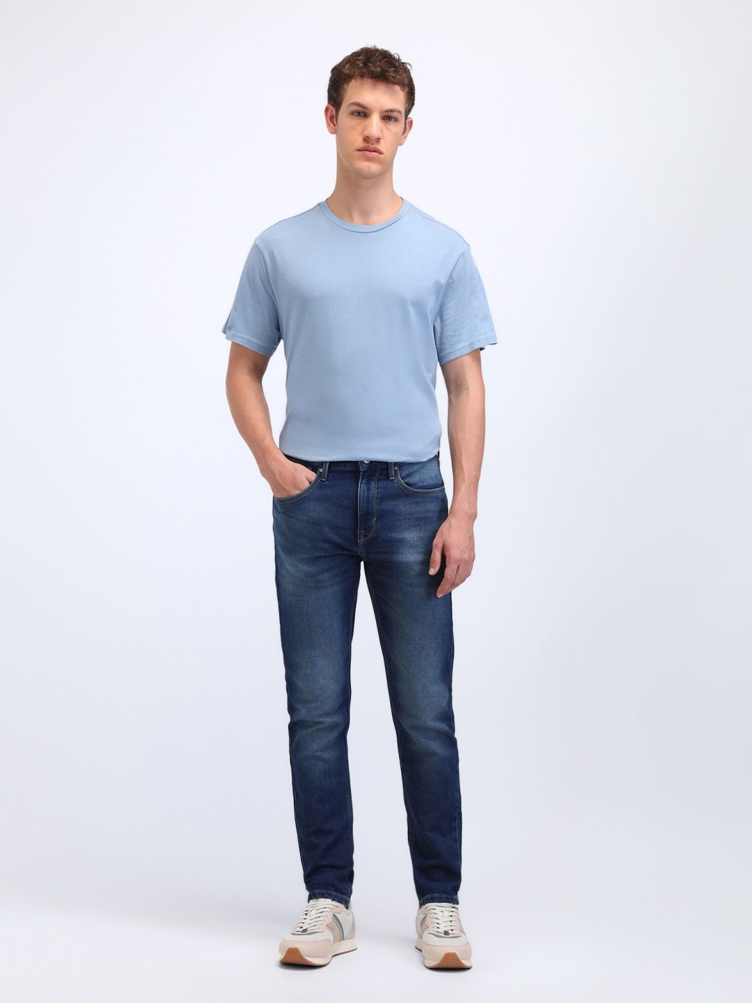

Flying Machine Men Slim Fit Light Fade Jeans, Blue
