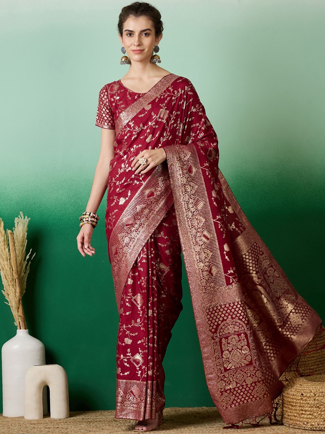 

KIMISHA Woven Design Zari Banarasi Saree, Maroon