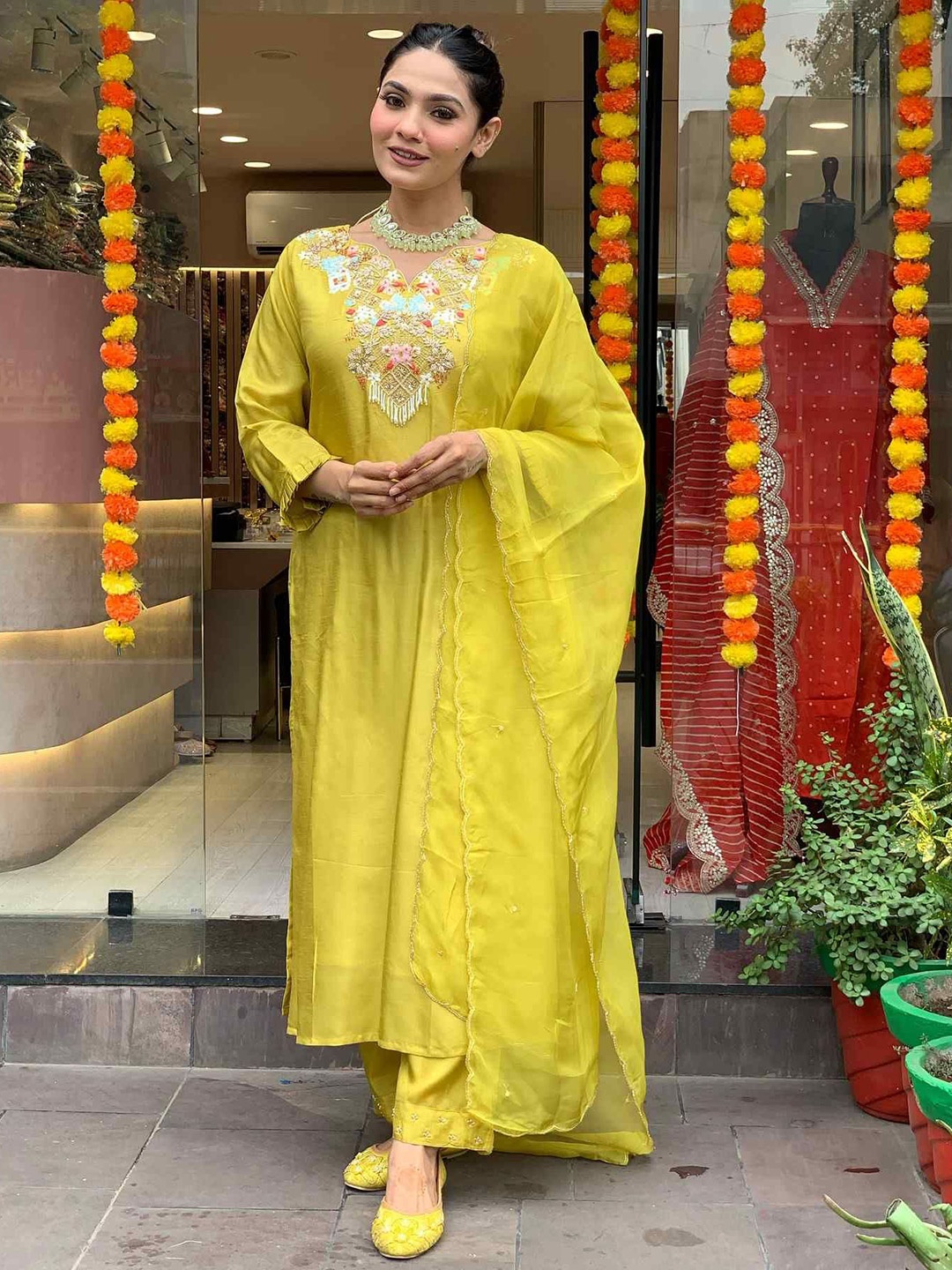 

HERE&NOW Yoke Design Regular Thread Work Kurta With Trousers And Dupatta, Mustard