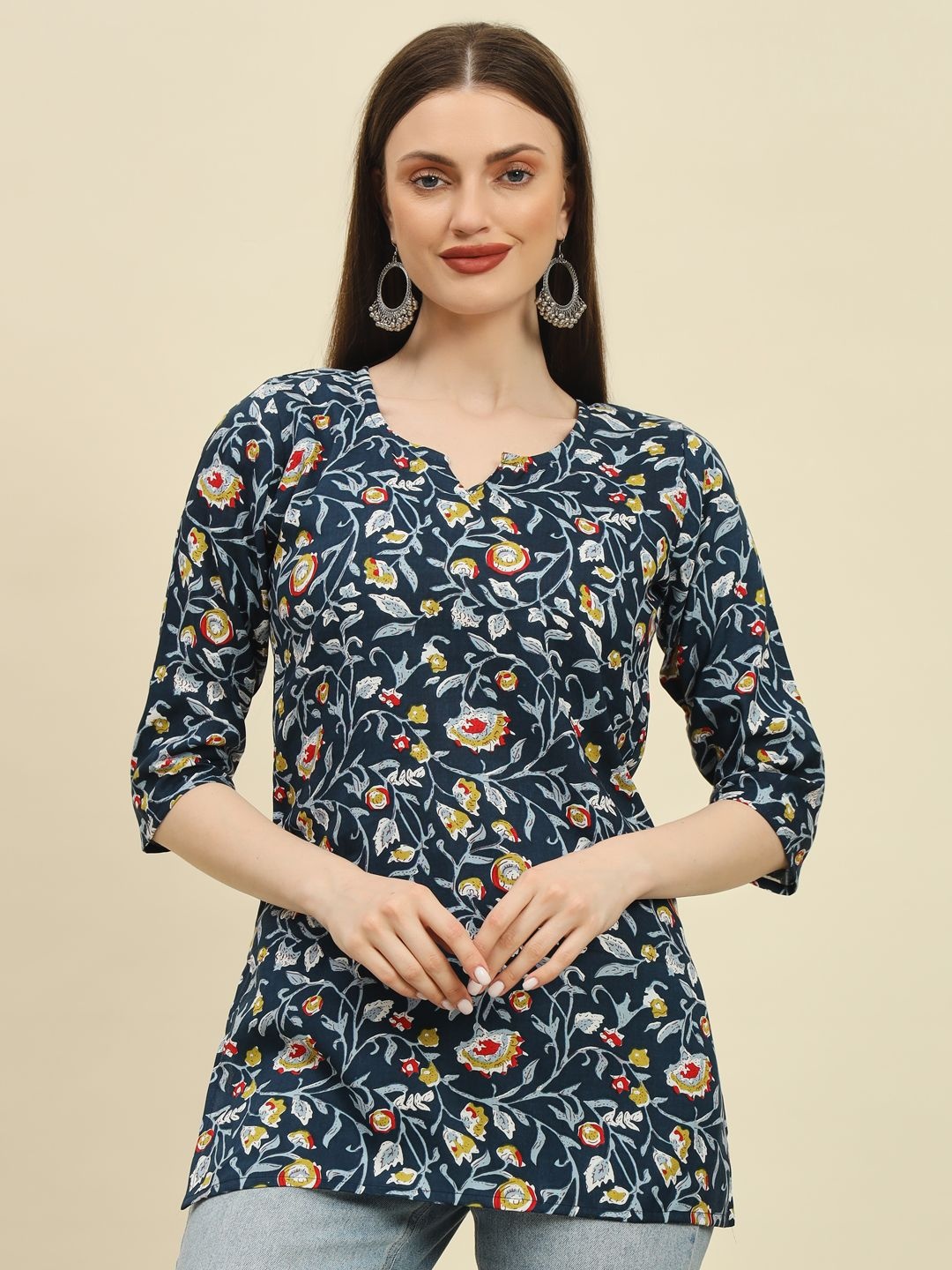 

HYTEN Women Floral Printed Kurti, Navy blue