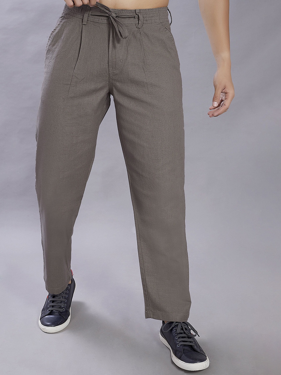 

DIVISIVE Men Relaxed Loose Fit Mid-Rise Trousers, Grey