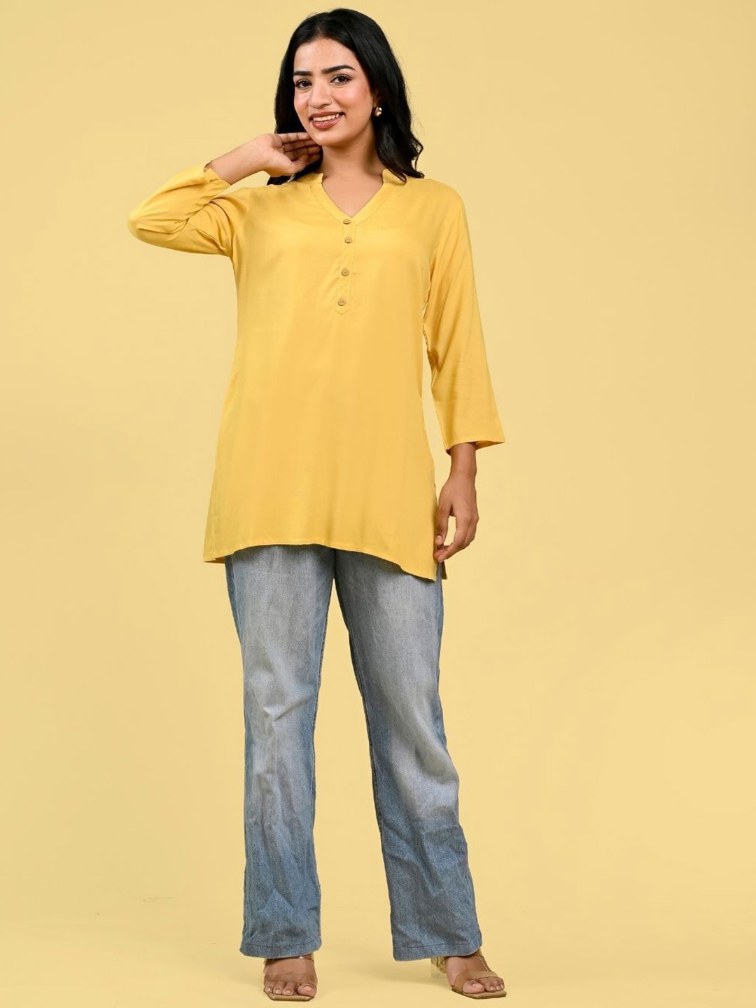 

RAAKA Mandarin Collar Straight Kurti, Yellow