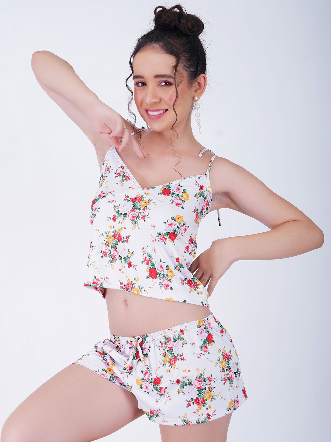

SSoShHub Printed V-Neck Night suit, White