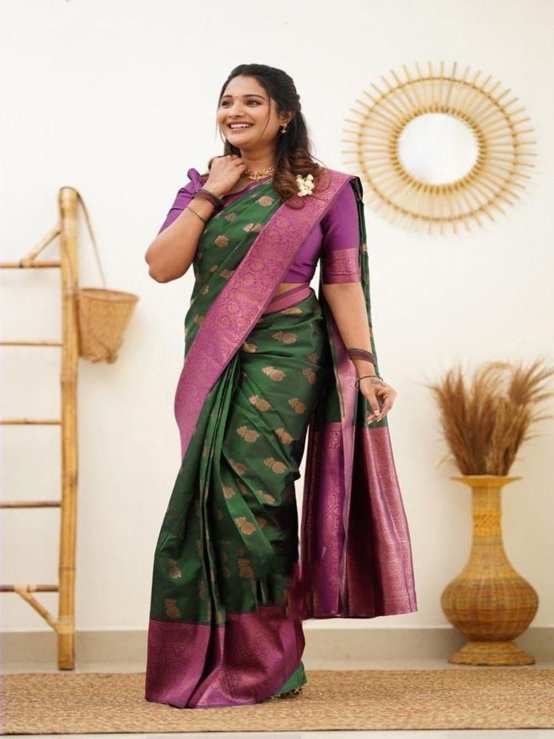 

Manu Designer Ethnic Motifs Woven Design Zari Saree, Green