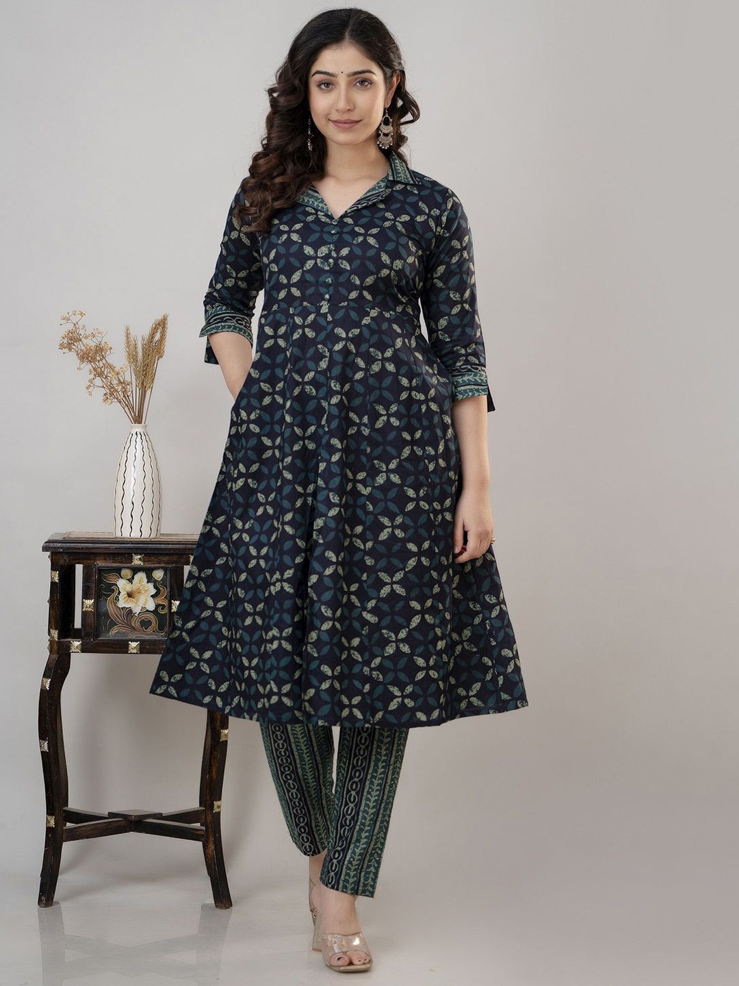 

SHEESHAM Women Floral Printed Angrakha Kurta with Harem Pants, Green