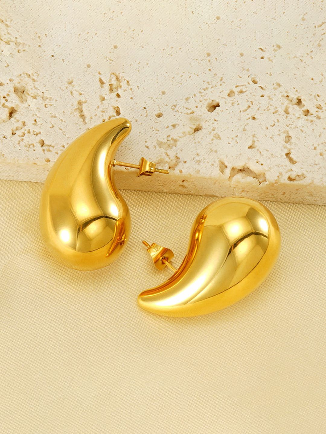 

BEYTER Sterling Silver Gold-Plated Teardrop Shaped Studs