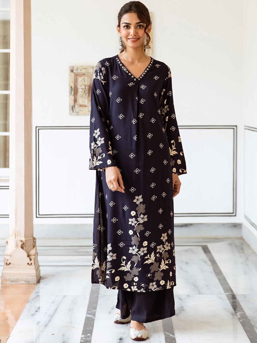 

Anouk Navy Blue Floral Printed Beads and Stones V-Neck A-Line Kurta With Palazzo
