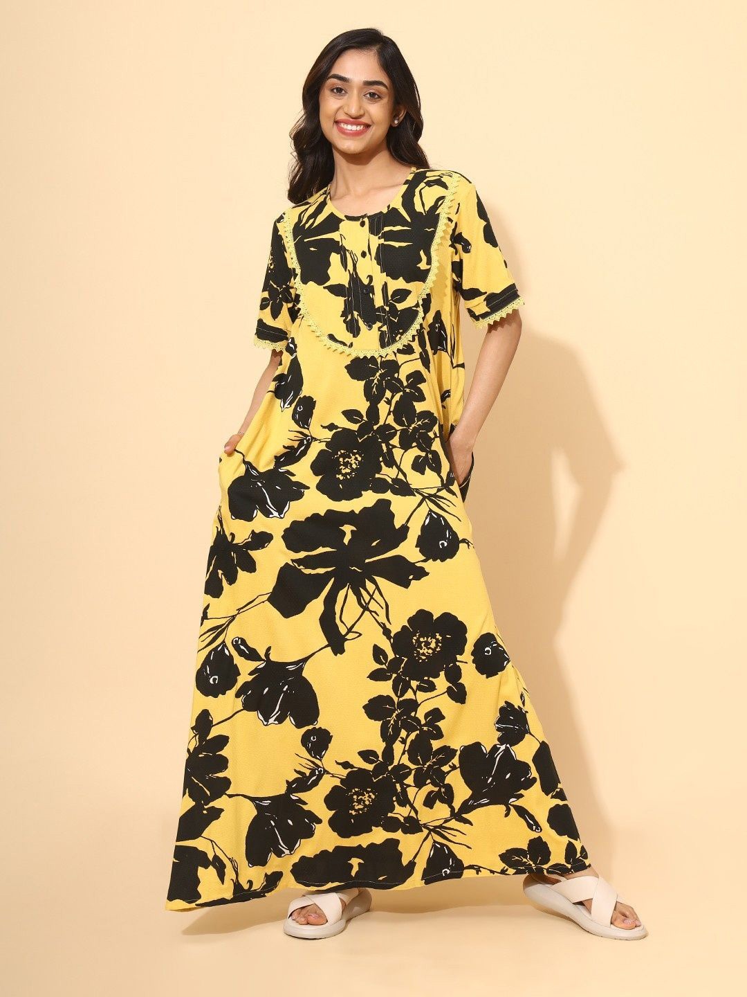 

YELLOW BLOOM Women Floral Printed Maxi Nightdress